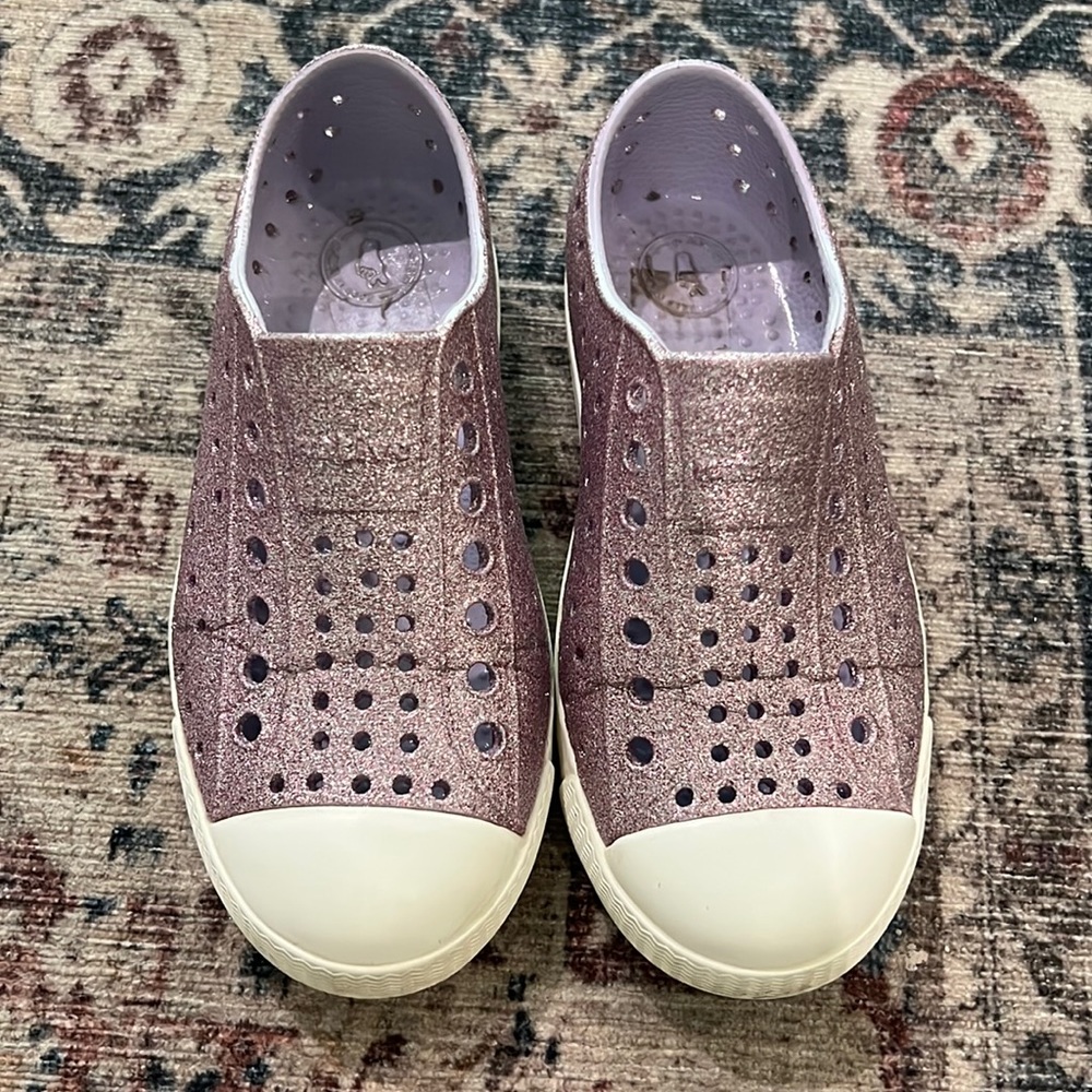 Native US11 Sparkly purple water shoes slip on